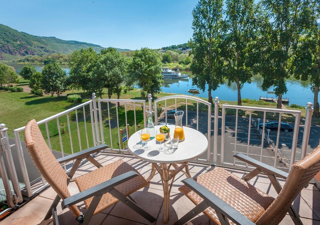 Hotel Zur Traube Ürzig Εξωτερικό φωτογραφία